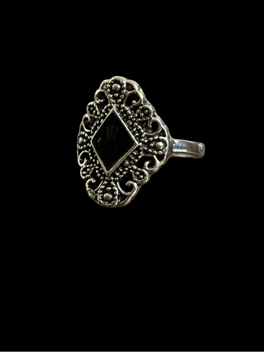 SilvertoneFiligree Black Statement Ringsize 6-7 size